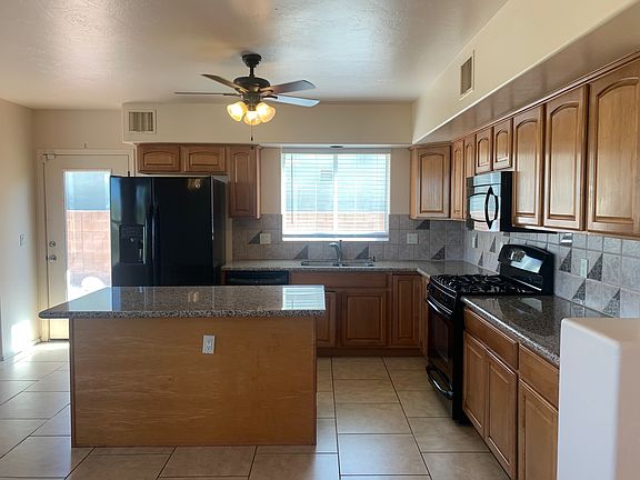 5th image of 6441 N Shadow Bluff Dr