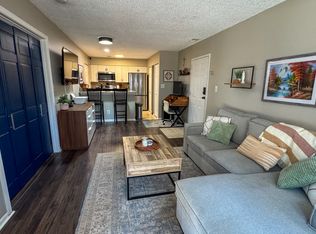 7602 Lakeside Village Dr APT H, Falls Church, VA 22042