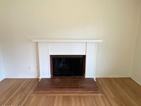 3rd image of 1245 Knollwood Dr