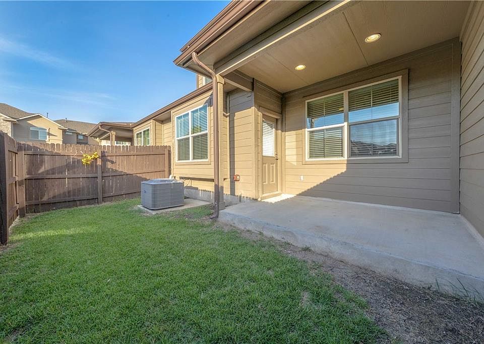 1st image of 2880 Donnell Dr #1302