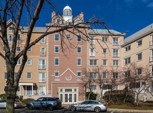 110-34 E Shearwater Ct, Jersey City, NJ