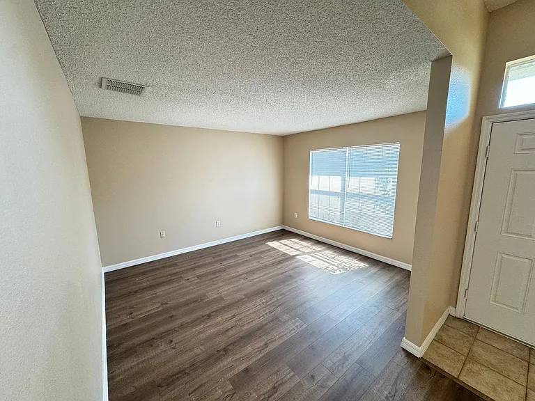 321 Drum Ln — Photo 4