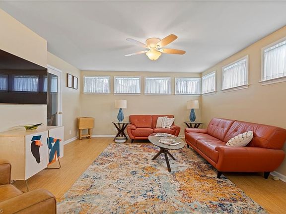 4th image of 6111 Black Willow Dr