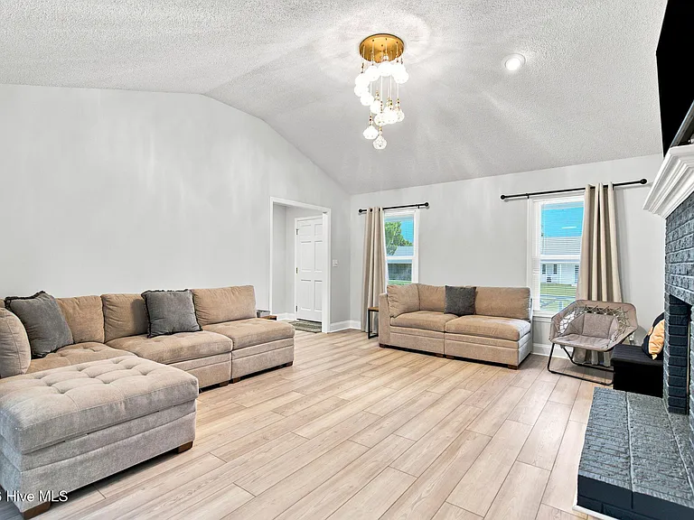 7228 Quail Woods Rd — Photo 11