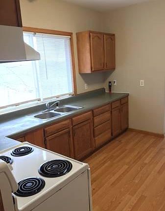 2nd image of 542 Hazel St N APT 2