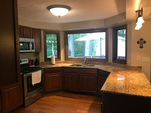 4th image of 4461 Salsbury Ln