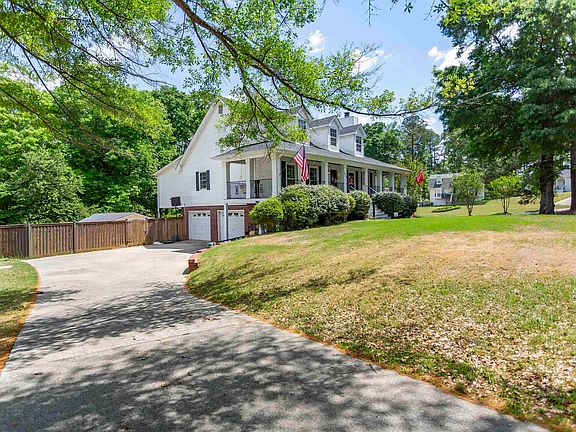 5th image of 524 Olde Towne Ln