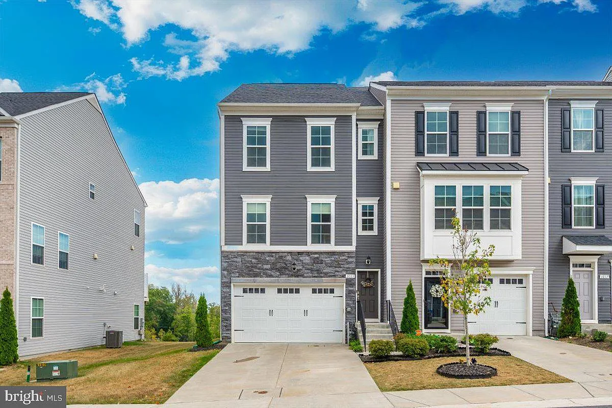 1013 Highpoint Trl photo 1