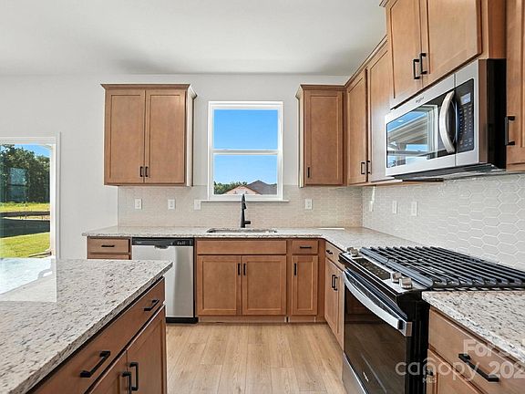 3rd image of 346 Knotty Wood Dr