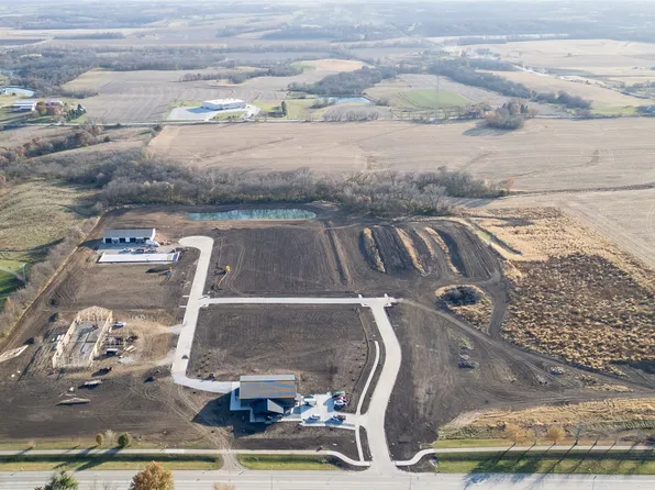 407 S 21st Ave, Indianola, IA 50125