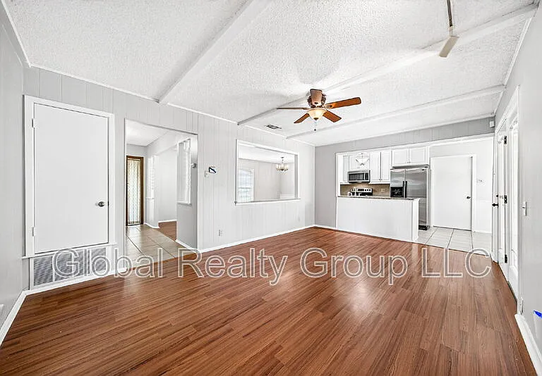 412 Cordoba Dr — Photo 5