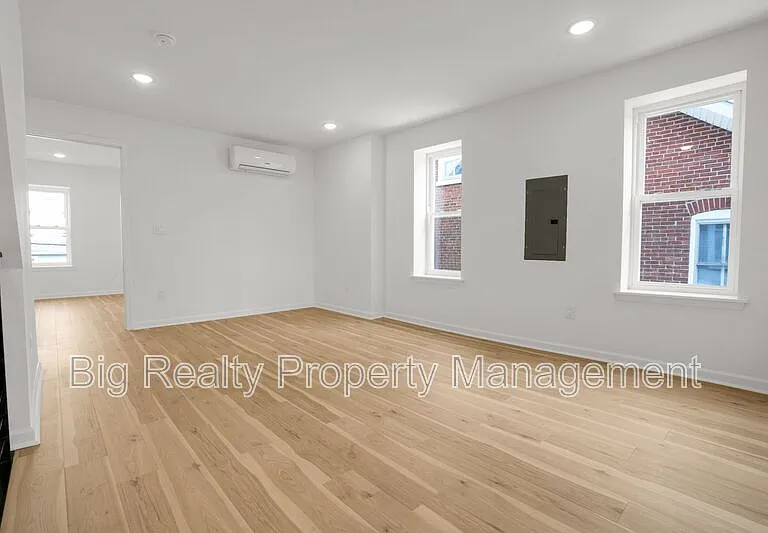 228 Bridge St #2 — Photo 9