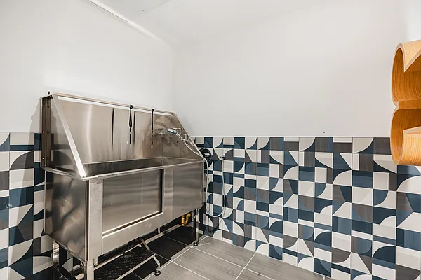 Rented by Nooklyn NYC LLC | media 41