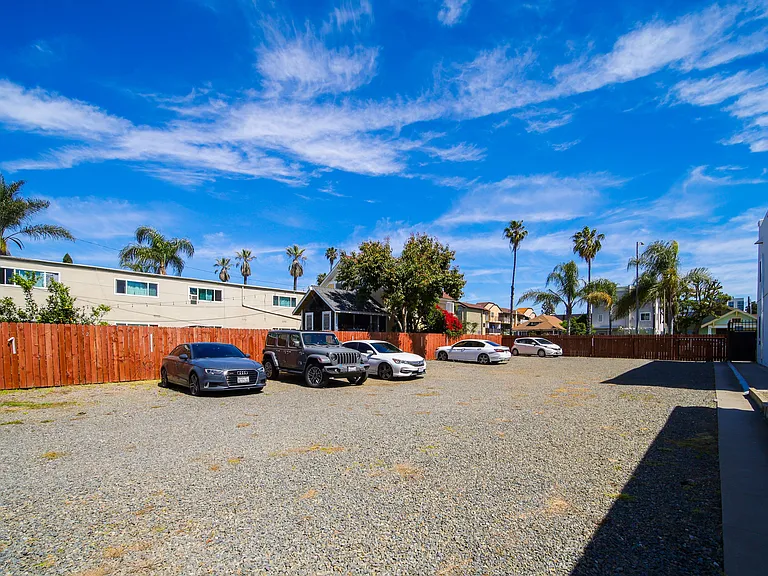 Pacific Ave — Photo 17