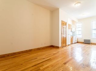 13 Newell St #1LR, Brooklyn, NY 11222