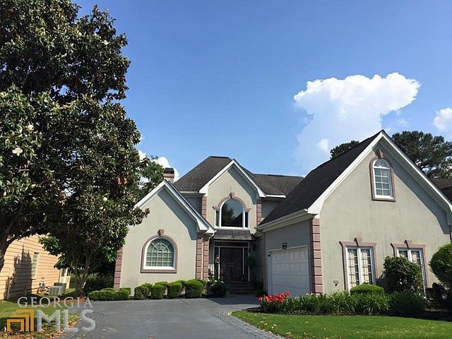 1st image of 2104 Highland Club Dr SE