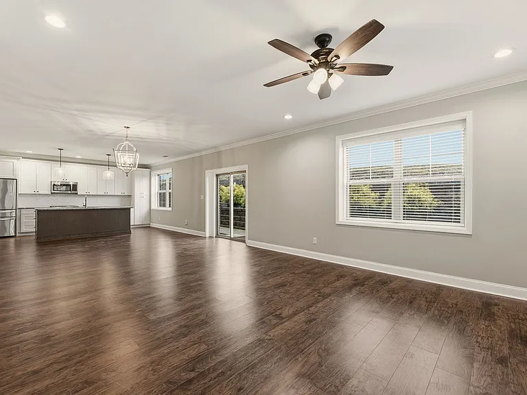 9924 Winding Hill Ln — Photo 38