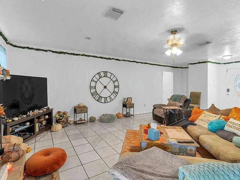 10007 Kirkbluff Dr — Photo 3