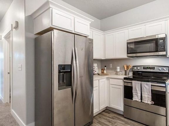 5th image of 14643 S McKellen Dr #B1