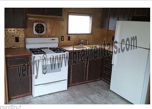 3105 F Rd. kitchen