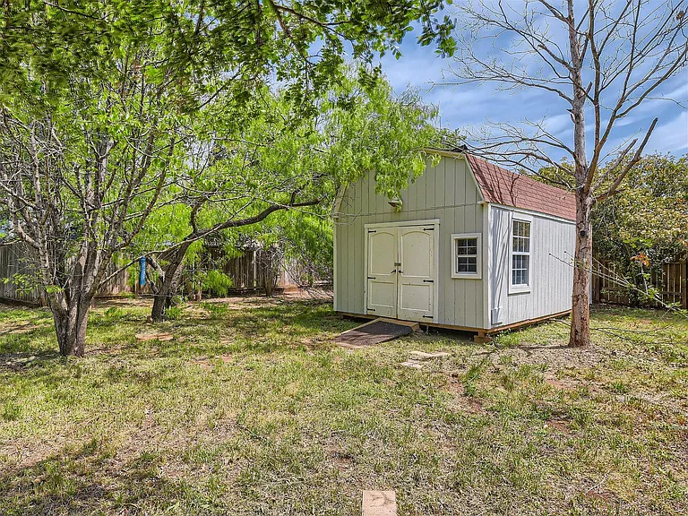 1520 Curameng Cv — Photo 28