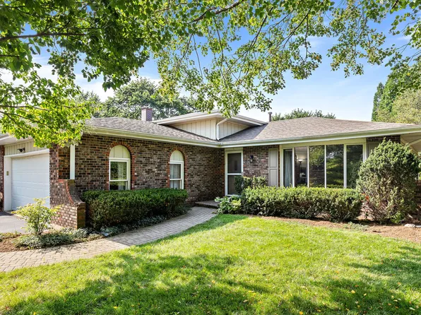 39W394 Osage Dr, St Charles, IL 60175