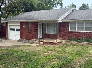 7428 E Lincoln St, Wichita, KS 67207