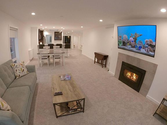 4th image of 115 5th Ave S APT 3