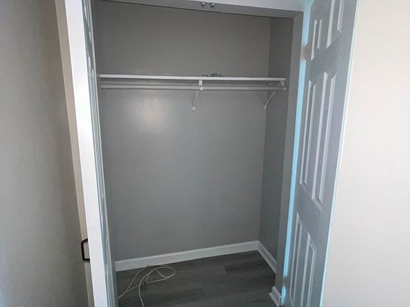 4th image of 259-279-B56 Oakville Ave #1
