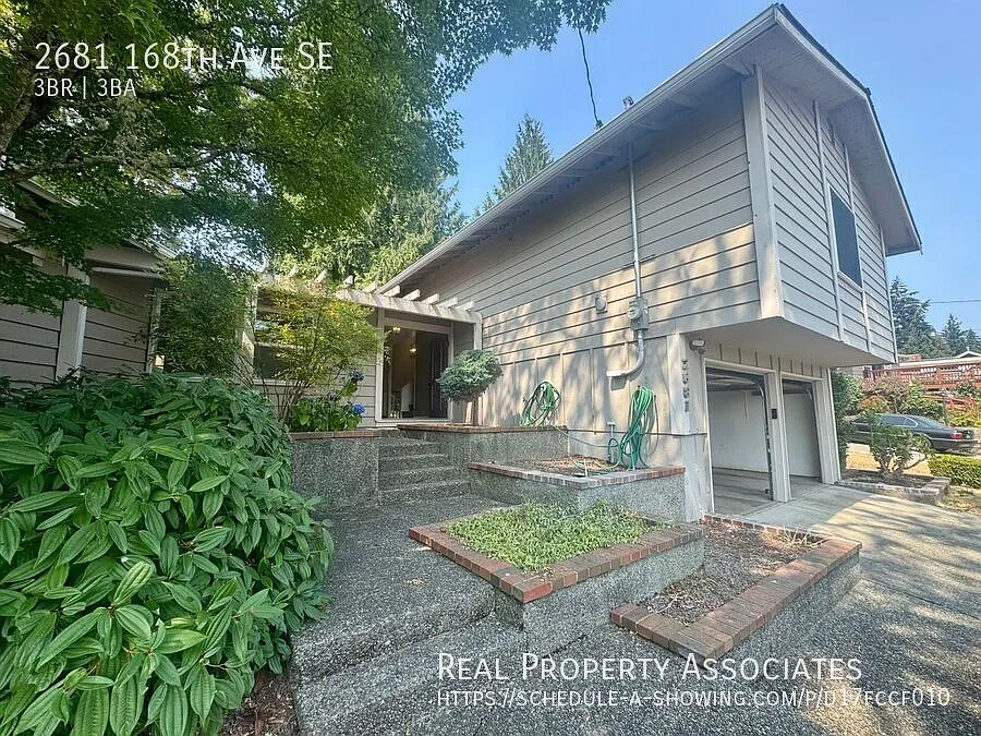 Beautiful Bellevue Home w/ View — Photo 3