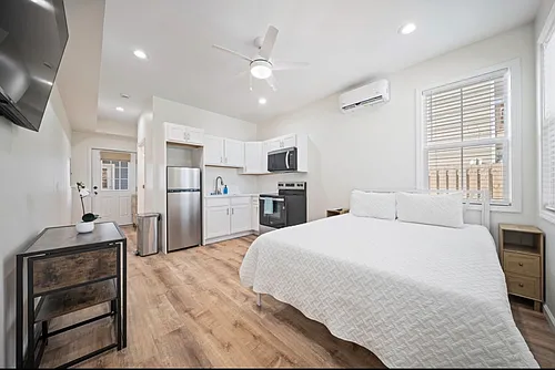 5069 Peachtree Ave Photo 1