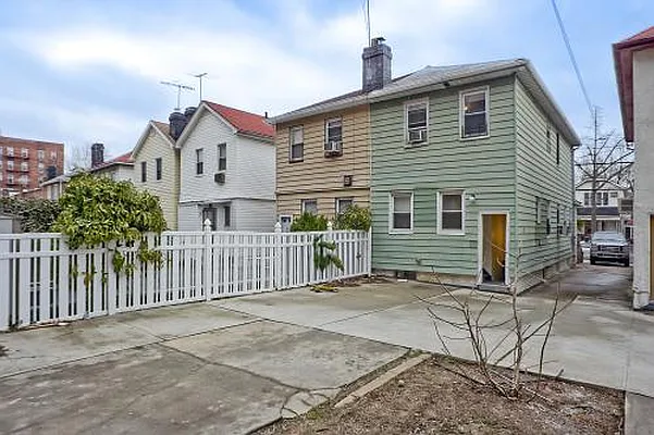 Sold by Fillmore | media 4