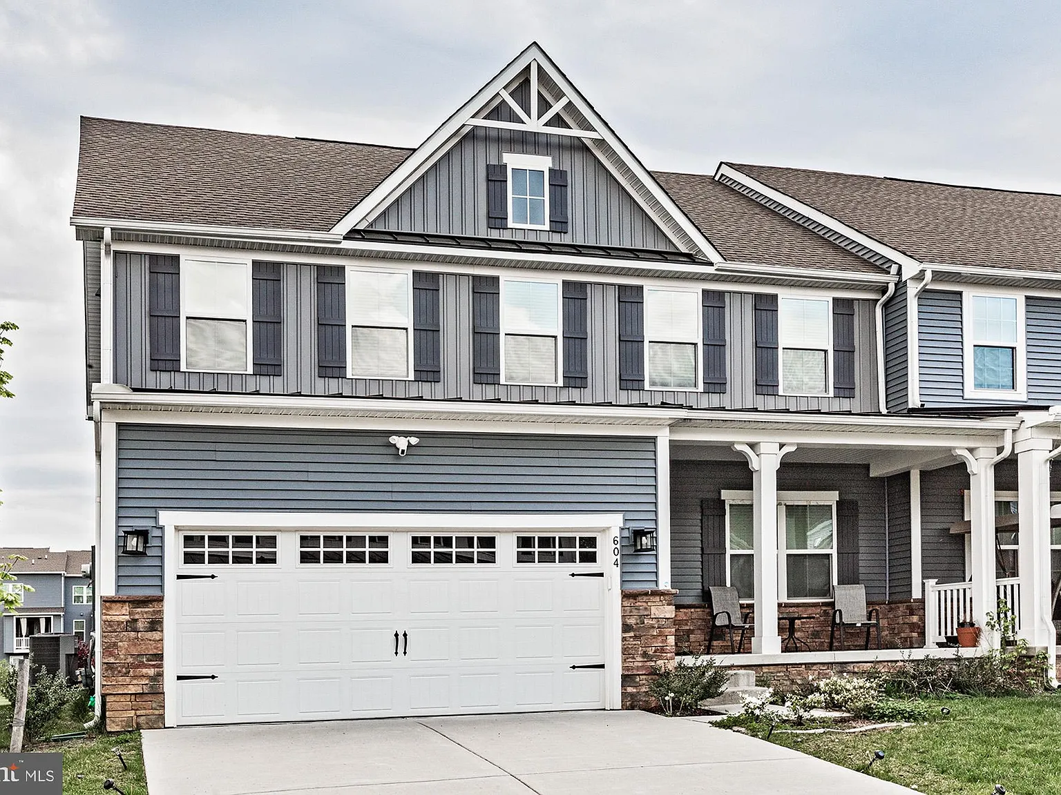 4 bed, 2.5 bath, 3250 sqft, $3,100 — Photo 1