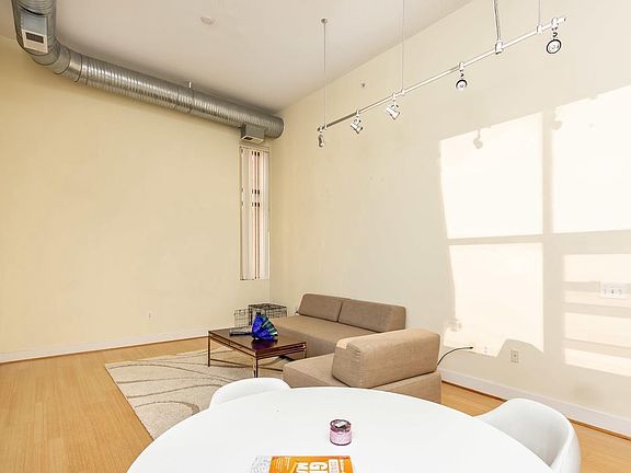 5th image of 22 S Howard St APT 601