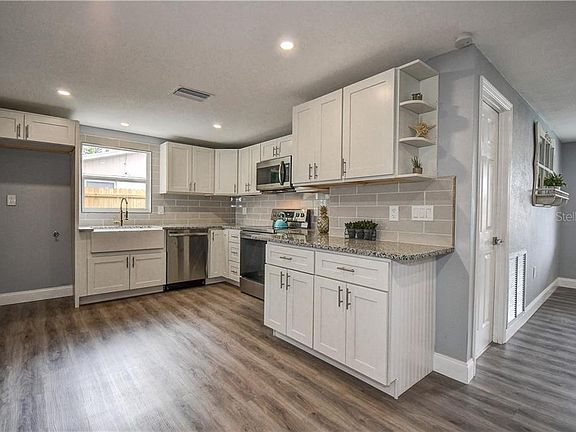 5th image of 3209 Primrose Dr