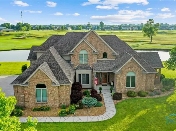 1592 Saint George Cir, Bowling Green, OH 43402