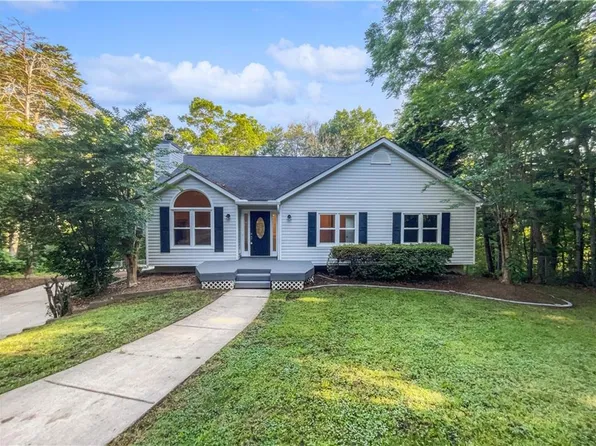 84 Blacks Mill Ln, Dawsonville, GA 30534