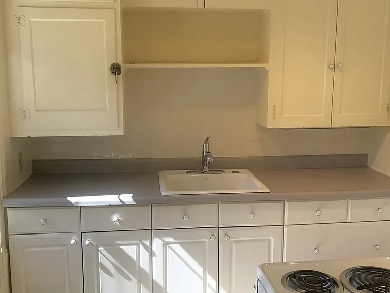 T0108 - Laurelview Apartments — Photo 19
