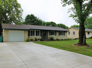 1006 W Main St, Belle Plaine, MN 56011