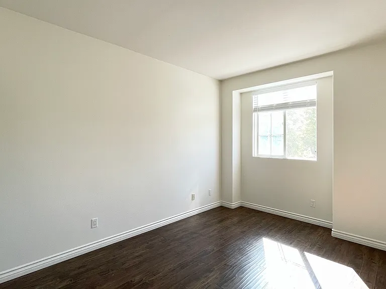 5218 Mariner Dr — Photo 44