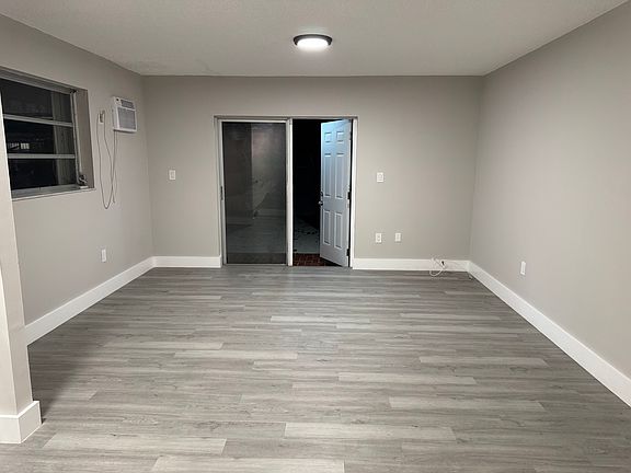 3rd image of 2938 SW 36th Ct #4