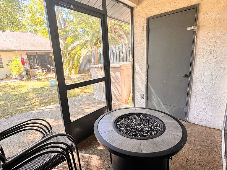 654 Capistrano Ct — Photo 21