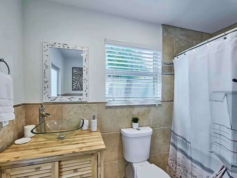 100 Neptune Dr — Photo 36