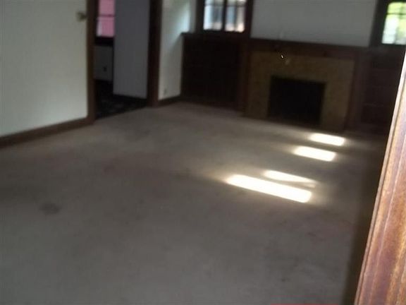 2nd image of 707 Grafton Ave