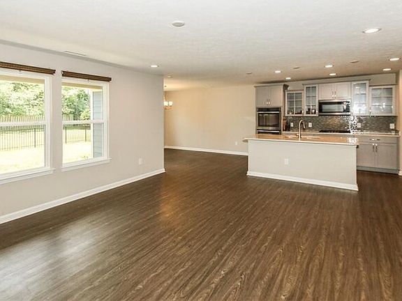 3rd image of 10315 Lemberger Blvd