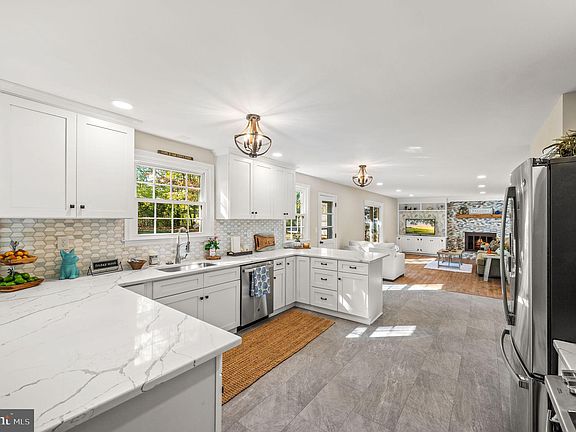 4th image of 65 S Forge Manor Dr