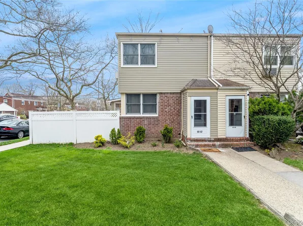 69-62 199th Street, Fresh Meadows, NY 11365