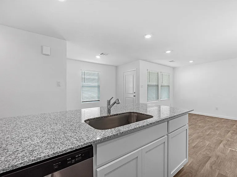14659 New Village Dr — Photo 11