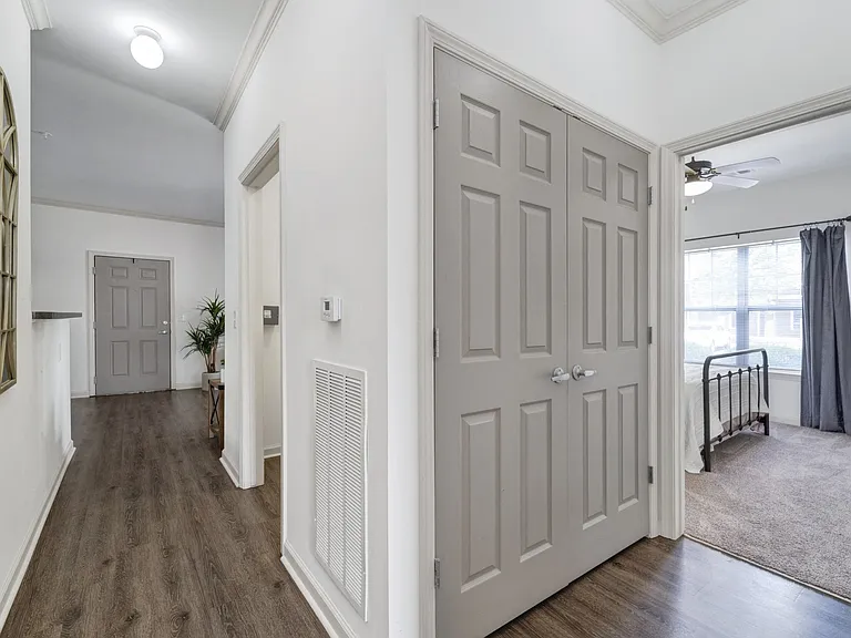 Two Bedroom - 2 Bed / 1 Bath - 928 Sq.Ft.