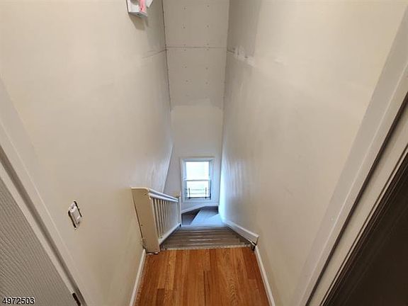 3rd image of 255-257 Aldine St #3
